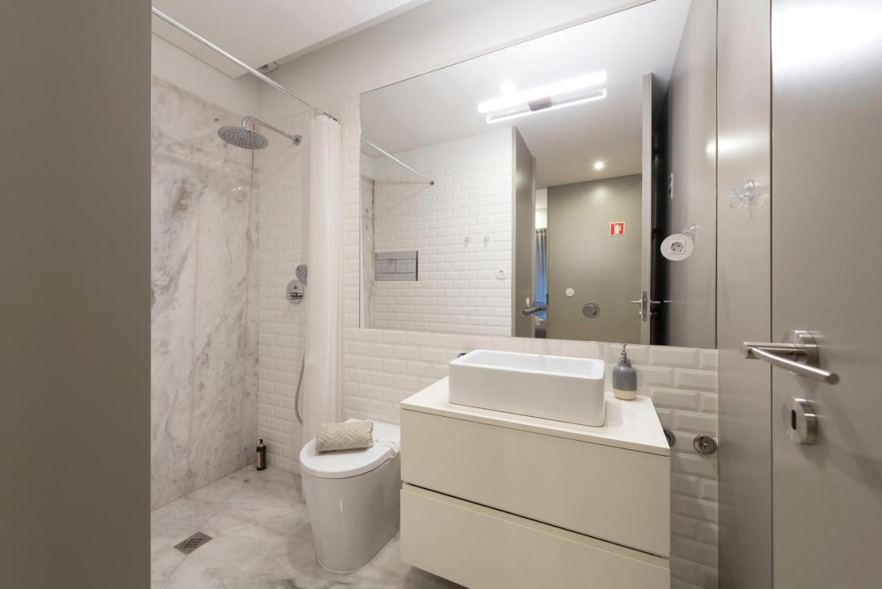 LovelyStay - Stylish Central Apartment by Bolhão Market Porto Exterior foto