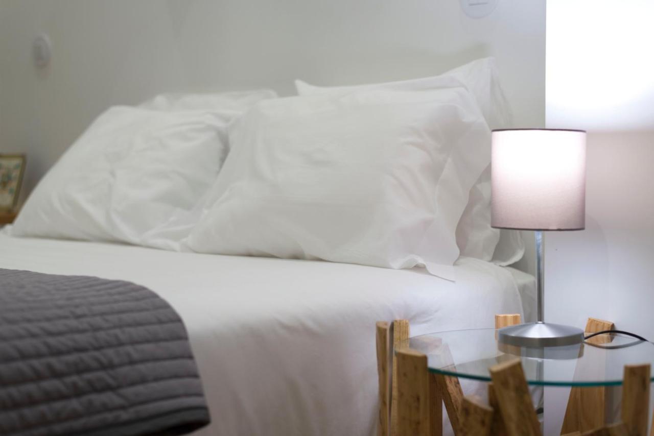 LovelyStay - Stylish Central Apartment by Bolhão Market Porto Exterior foto